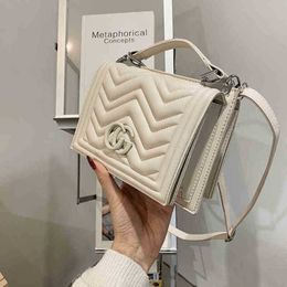 Designer women's handbag 2022 Factory Wholesale New Model Direct hands female spring and summer Korean small square trend straddle one shoulder foreign style bags