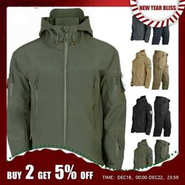 Tactical Jackets Winter Autumn Fleece Men Jacket Military Tactical Waterproof Suit Outdoor Fishing Hiking Camping Tracksuits Coat ThermalL231218