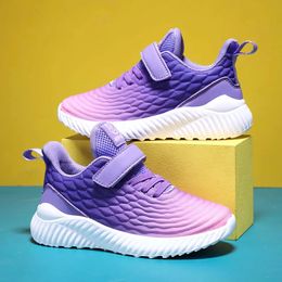 Athletic Outdoor Fashion Kids Girls Shoes Designer Sports Casual Running Tennis Lightweight 4 To 12 Years Children Sneakers 231218