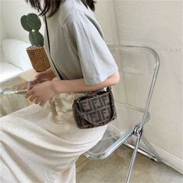 2024 New Designer womens crossbody shoulder red lunch box middle method old flower underarm multi-purpose stick bag