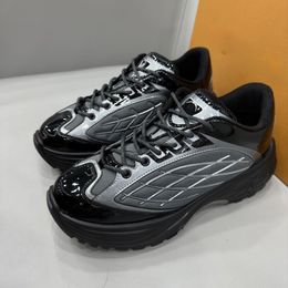 2024 Designer Discovery Sneakers Men's Fashion Patent Leather Metallic Casual Shoes Women's Round Head Comfortable B22 Jogging Shoes