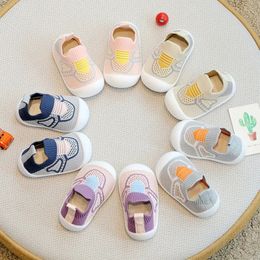 Flat shoes Baby Toddler Shoes First Nonslip Cute Rubber Softsoled Children's Walking Indoor Outdoor Cotton Sock 231218