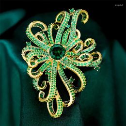 Brooches SUYU Cutting Surface Green Imitation Gemstone Flower Brooch Corsage Female Atmosphere Suit Gift