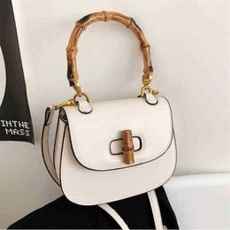 2024 New Designer women's crossbody shoulder This year's popular super hot female niche messenger portable small square bag