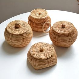 Storage Baskets Natural Rattan Round Box With Lid Hand Woven Wicker Tray Desktop Decoration Picnic Food Bread Fruit Basket 231218