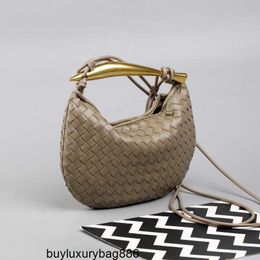 Crossbody Bags Designer Leather Handbags Botte Venetas Hand Woven Womens Bag Western Style Sardine Bag 2024 New Autumn and Winter Leisure Versatile Handbag Tre HB07