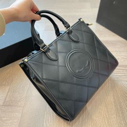 Vintage Airport Bag Designer Fashion Women Shoulder Bag 30cm Leather Diamond Pattern Three-Dimensional Large Logo Luxury Handbag Underarm Bag Travel Shopping Bags