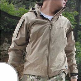 Tactical Jackets Camping Lightweight Soft Shell Tactical Men Waterproof Windproof Sport Coat Hoodie Hike Outdoor Clothing Army Military JacketL231218