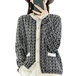 Wool Knit V-Neck Cardigan - Stylish Women's Sweater with Seven Needle Fragrance, Plaid Jacquard Jacket, and Contrast Pocket - Available in Sizes S-XXL