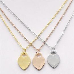 New Unique design Women Jewellery Titanium Steel excellent quality Pendant collar T Heart Love Necklaces GD1181273u