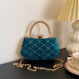 2024 New Chain Texture Women s Bag Fashion Versatile Network Red Diamond Grid Handbag Velvet Box 231219