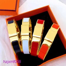 24je Charm Bracelets Gold Bracelet Classics Clic Women Men Designer Jewellery Silver Titanium Steel 19 Colour Select High Quality Non Fading Unisex Gif