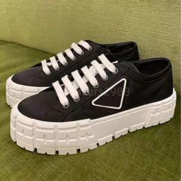 Designer sneakers gabardine nylon sapatos casuais marca roda treinadores de luxo lona sneaker triângulo logotipo plataforma de moda sólida aumentar sapato