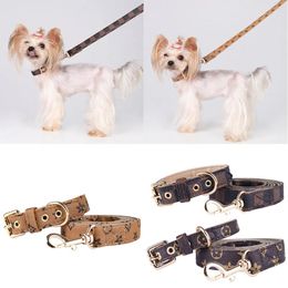 Leashes Designs Adjustable PU Leather Pet Collars Fashion Letters Print Old Flowers Leashes for Cat Dog Necklace Durable Neck Decoration A