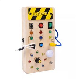 Intelligence toys Wooden Sensory Toys Busy Board Montessori No Toxic Handle Switch Light Creative Design for Boys Girls 231218