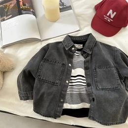 Barnskjortor Fashion Baby Girl Boy Jean Shirt Jacket Spädbarn Småbarn Kid denim Blusar Långärmad vårens höstdräkt Kläder 1 10Y 231218