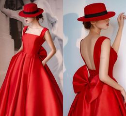 Klasik kırmızı akşam yarışması elbise 2024 büyük yay kayışları kare boyun saten a-line balo partisi resmi önlükler vestidos de ziyafet robe de soiree