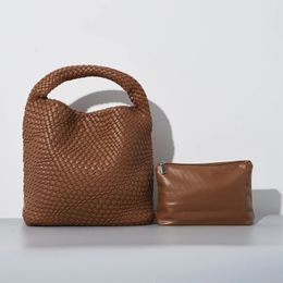 Evening Bags Handmade Woven Bag Tote Bag Female Large Capacity Niche Design Soft Leather Shoulder Women's Bags Fashion Unique Atmosphere 231218