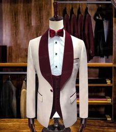 Fashionable Beige Groom Tuxedos 3 Pieces Groomsmen Burgundy Velvet Shawl Lapel Man Suit Wedding Men039s Blazer Suits Blazers4309227