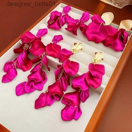 Dangle Chandelier Irregular Petal Tassel Earrings for Women Exaggerate Personality Drop Earrings Light Luxury Solid Rose Jewelry GiftL231219