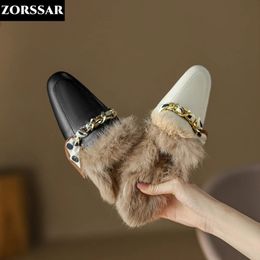 Halb Winter Fluffy Slipers Outdoor Flat Heel Kaninchen Haare Mules Pantoffeln FODE METAL Kette Frauen Folien 231219