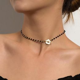 Simple Black Crystal Beads Choker Necklace Fashion Ot Buckle Short Flower Necklace for Women Bohemian Female Jewellery Y0309325l