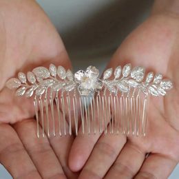 Wedding Hair Jewelry Silver Color Leaf Hair Comb Pin Vintage Freshwater Pearl Hairpin For Brides Women Head Pieces Wedding Accessories Bridal JewelryL231120