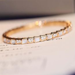 V gold material newest design bracelet with diamomd and nature shell for women party engagement jewelry gift PS3732296h