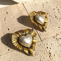 Stud Earrings 2023 Retro Exaggeration Do Old Metal Pearl Heart Pendant Female Fashion Trend Ear Jewellery Wholesale