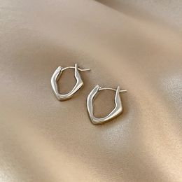 Stud KouCh Earring Twist Copper Alloy Smooth Mental Earrings Two Cicle Round Shape Elegant Woman Jewelry Korean Style Fashio 231218