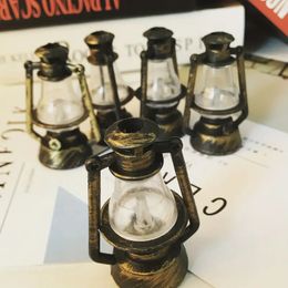 1Pc Dollhouse 1:6 Miniature Furniture Kerosene Lamp Light Up Dollhouse Miniature Decoration Garden Ornament Dollhouse Garden Decoration Scene LED Lights