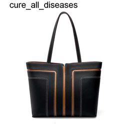 tote bag The new Tote bag women's large capacity advanced sense commuter single shoulder cowhide