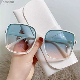 Sunglasses 1PC Retro Square Oversized Women Luxury Sunglasses Large Big Frame Eyewear Classic Vintage UV400 Driver Goggles For Women MenL231219