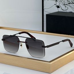 Famous brand sunglasses trendy Mens fashion brand mens womens red metal legs Grey lenses elegant and noble style sunglasses Z005