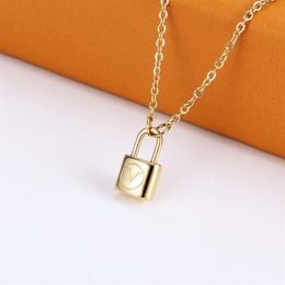 Luxury fashion V-letter design Pendant Necklaces female engagement classic gift party all-match neck Jewellery lovers do not fade239t