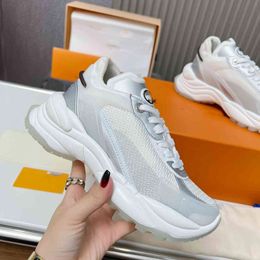 Designer Running Shoes L Fashion Sneakers V Women Lace-Up Sports Shoe Casual Trainers Woman Sneaker gfnvbn