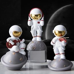 Tea Pets astronauta Figurine kawaii desk office accessories for women's room Desk accessory bedroom garden astronaut Home Decoration 231219