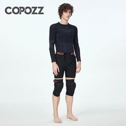 Protective Gear COPOZZ Outdoor Ski Knee Pads Motorcycle Skating Sports Protective Skiing Hip Protector Padded Breathable Adjustable Gear Shorts 231219