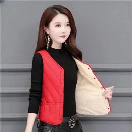 2023 Winter Women Vest Lambswool Thick Thermal vest Slim Fit Inner Wear Short Waistcoat Fashion Casual comfortable top 231020