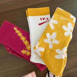 Socks Hosiery American Nk Niche Sports Towel Socks Three Assembly Spring and Autumn New Pink Floral Print Mid Length Socks Lhb5