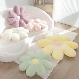 Cute Flower Throw Pillow Lifelike Daisy Flower Plush Toy Stuffed Plant Flower Fluffy Home Sofa Decor Baby Kids Mat 231220