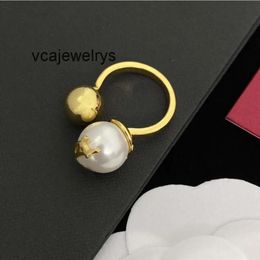 Designer Fashion Brand Letter Gold Pearl Cluster Ring Bague Luxury Designers Letter Women Y Ring Lovers Jewellery Gift