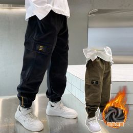 Boys Pocket Cargo Pants Winter Warm Fleece Long Trousers Spring Autumn Thick Casual Kids Sport Teenage Children Clothing 231220