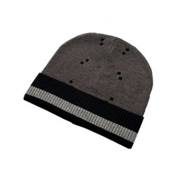 Fashion 24SS Men's Hat Versatile for Men and Women in Winter, Knitted Fashionable Outdoor Warmth, Woollen Hat, Headband, Cold Hat