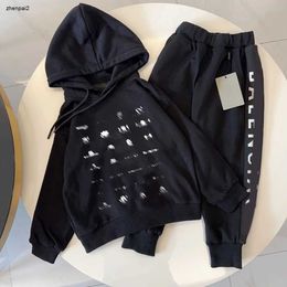 Luxury baby Tracksuits hooded kids designer clothes Size 90-150 White LOGO printing toddler Hoodies and pants Dec10