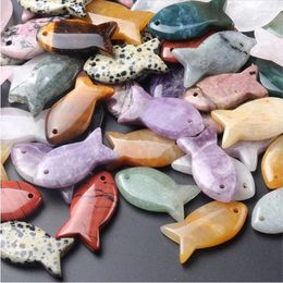 Pendant Necklaces 10pcs Luck Fish Shape Carved Stone Charms Rose Quartz Carving Crystal Decoration Animal Ornaments Microlandschaft Crafts