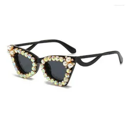 Sunglasses Brand Design Spectacles Vintage Cat's Eye Rhinestone Women Men Fashion Gradient Lens Sun Glasses Pearl Shades For