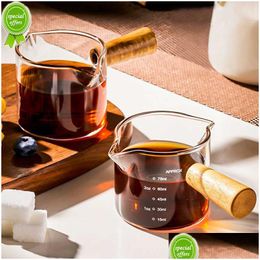 Milk Jugs New Nxi Wood Handle Glass Espresso Measuring Cup Double/Single Mouth Milk Jug Coffee Kitchen Sauce Dish Graduated Line Drop Dhkdk