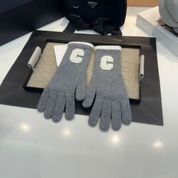 Дизайнерские уличные теплые перчатки с сенсорным экраном на весь палец для мужчин и женщин, зимние ветрозащитные водонепроницаемые нескользящие утолщенные брендовые морозостойкие перчатки для вождения, подарок