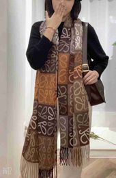 Scarves Loewee Colored Golden Silk Family Scarf Old Pattern Checkerboard Plaid Imitation Cashmere Scarf Winter Shawl Women's Wool P55k